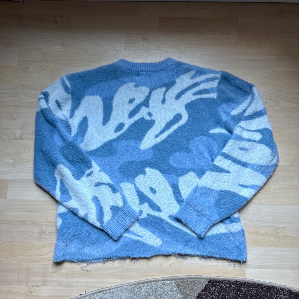 Weyzclo Blue and White Crewneck Sweater - Picture 3 of 3